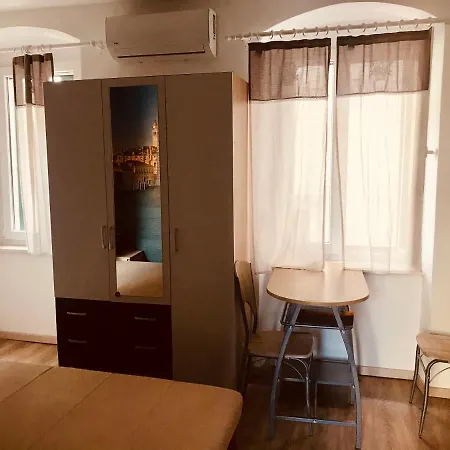 Abeona Apartment